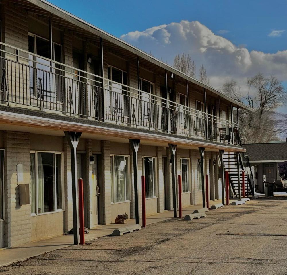 Heber Inn 2*
